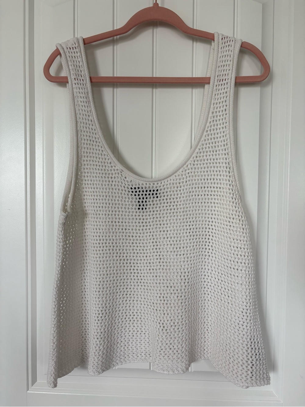 100% Cotton open-knit mesh crochet deep scoop neck tank. Size 2XL. Breathable